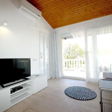 Bedenikovic By El-pi Tours Apartment